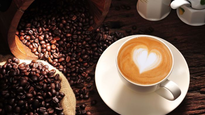 Hình ảnh cà phê Capuchino và những hạt cà phê thơm lừng