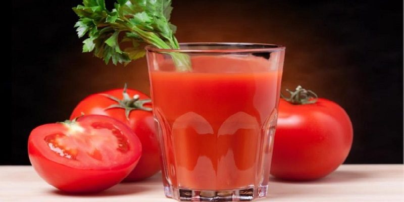 Cách làm nước ép cần tây cà chua