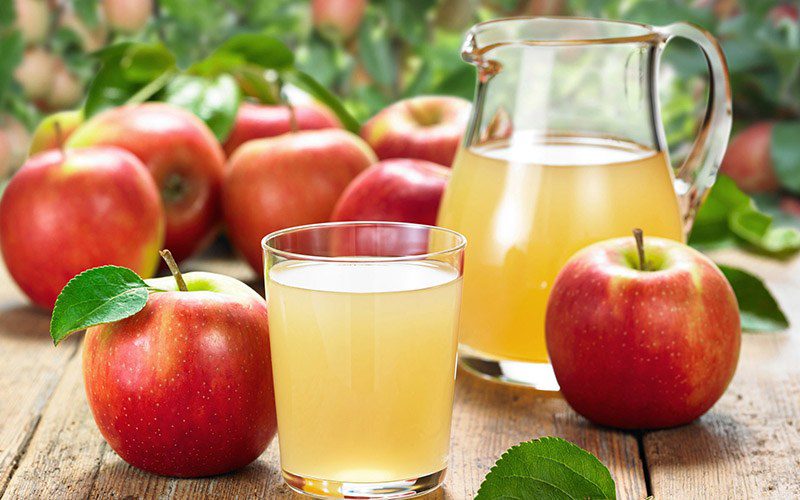 Nước ép táo giúp bổ sung nước cho cơ thể